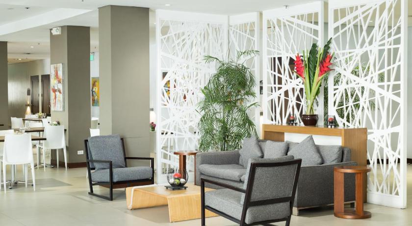 Microtel by Wyndham Acropolis