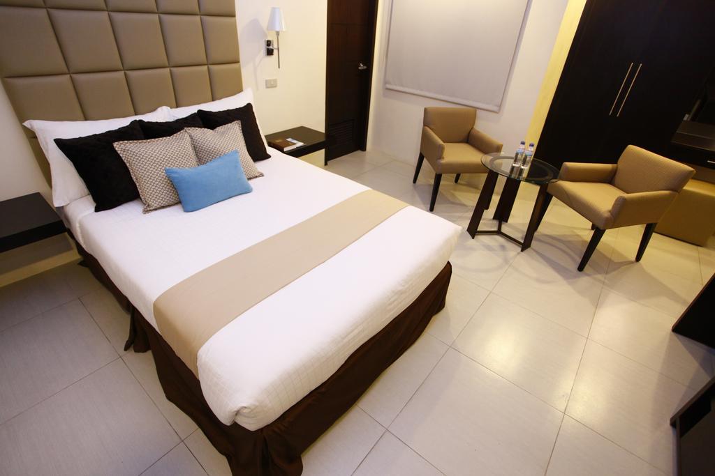 Oracle Hotel & Residences