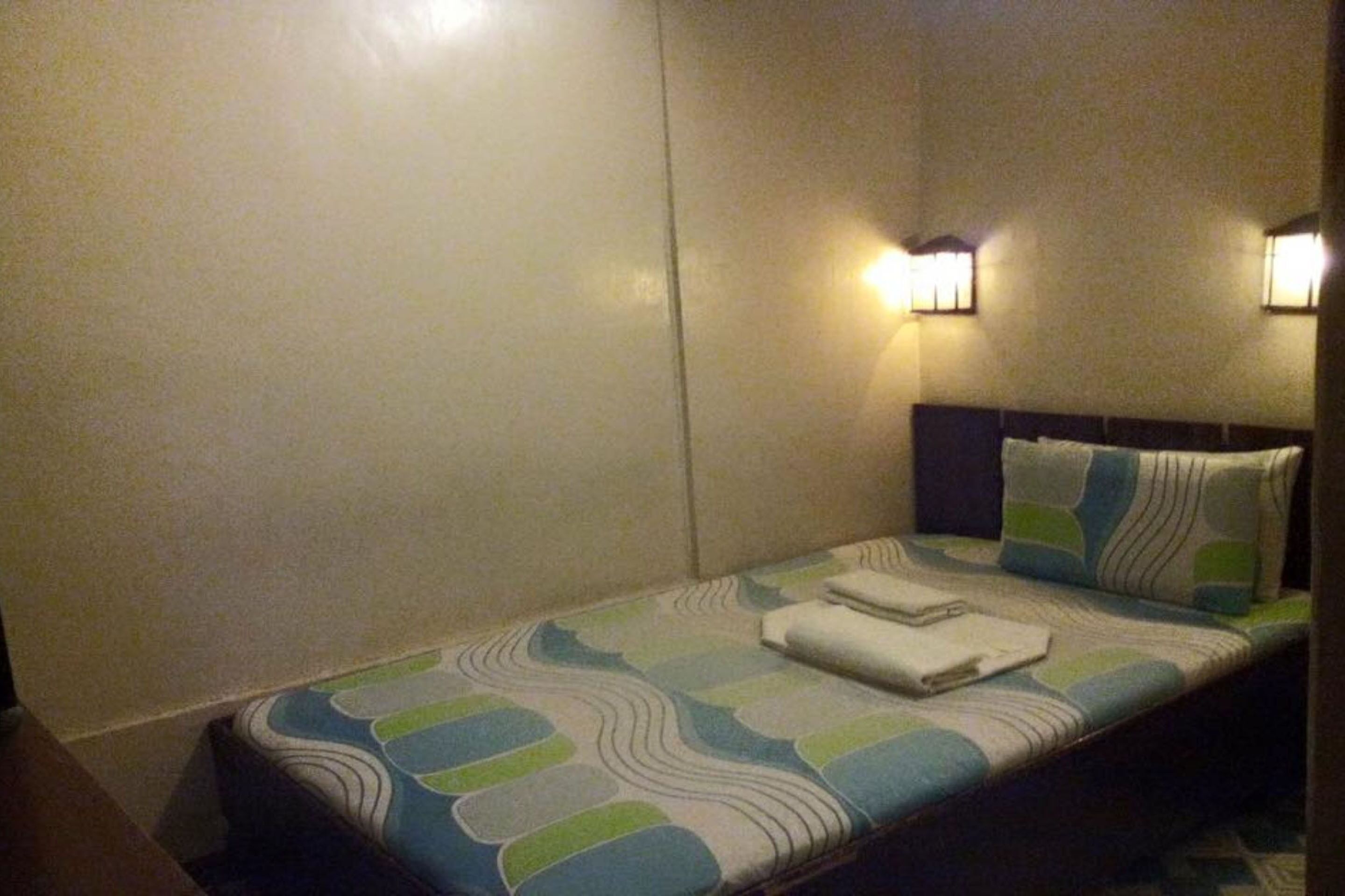 OYO 690 Touch N Go Apartelle