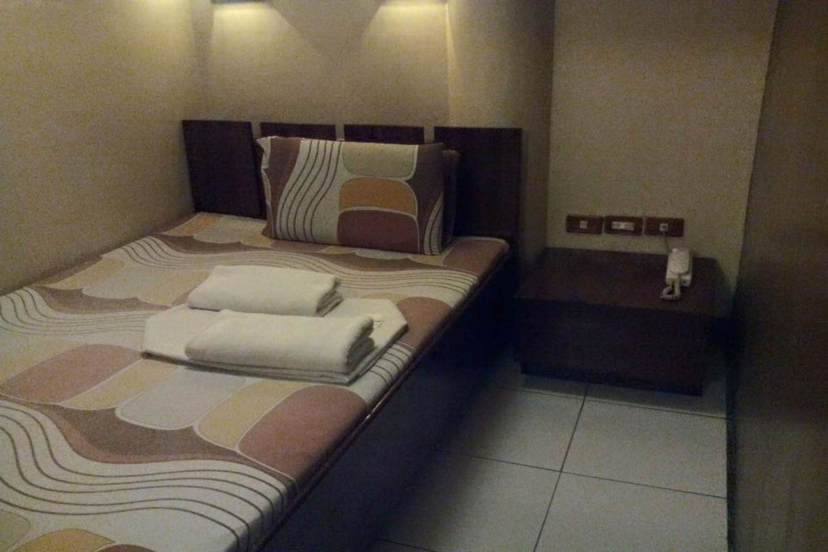 OYO 690 Touch N Go Apartelle