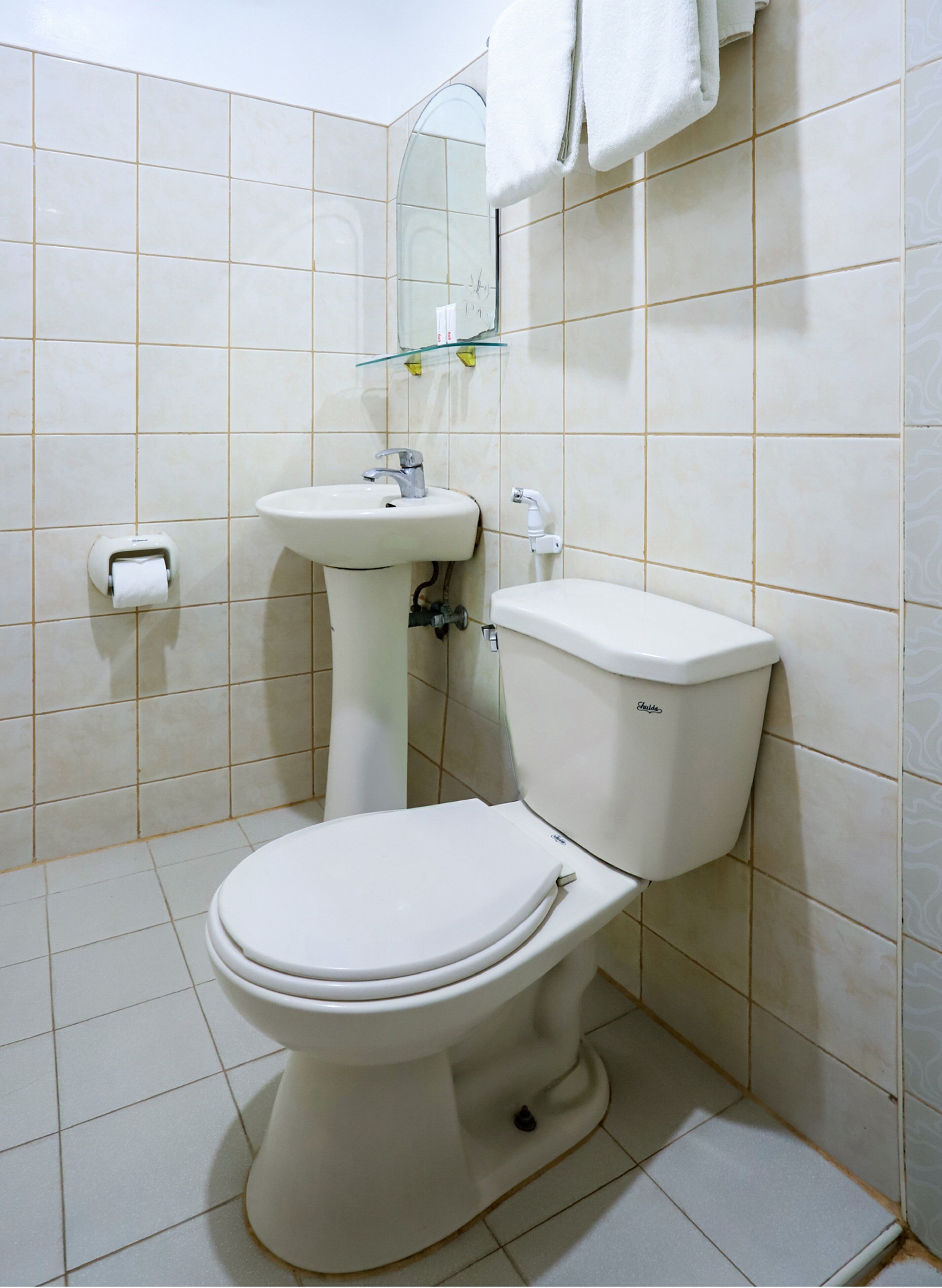 OYO 690 Touch N Go Apartelle