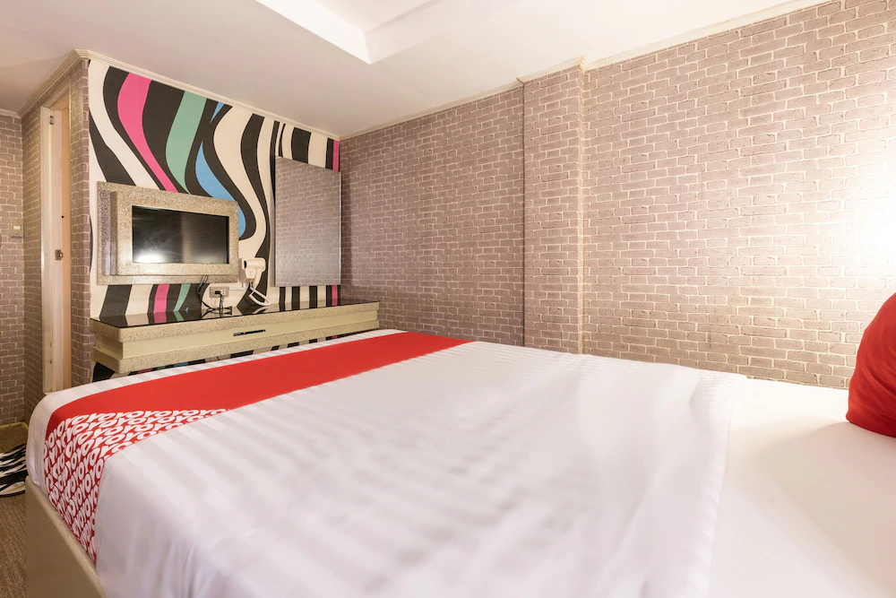 Paradise Apartelle by OYO Rooms