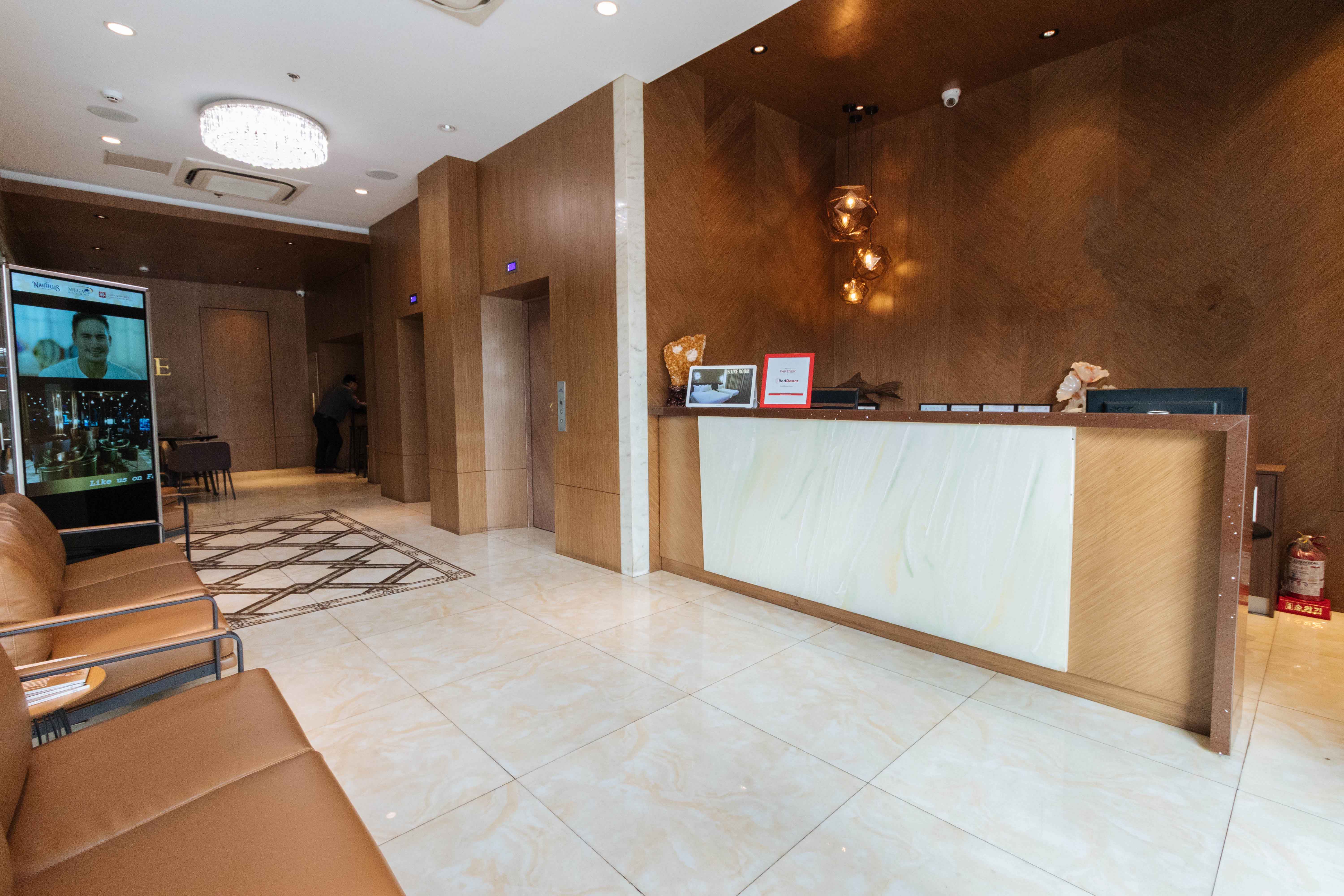 Prime Hotel by RedDoorz