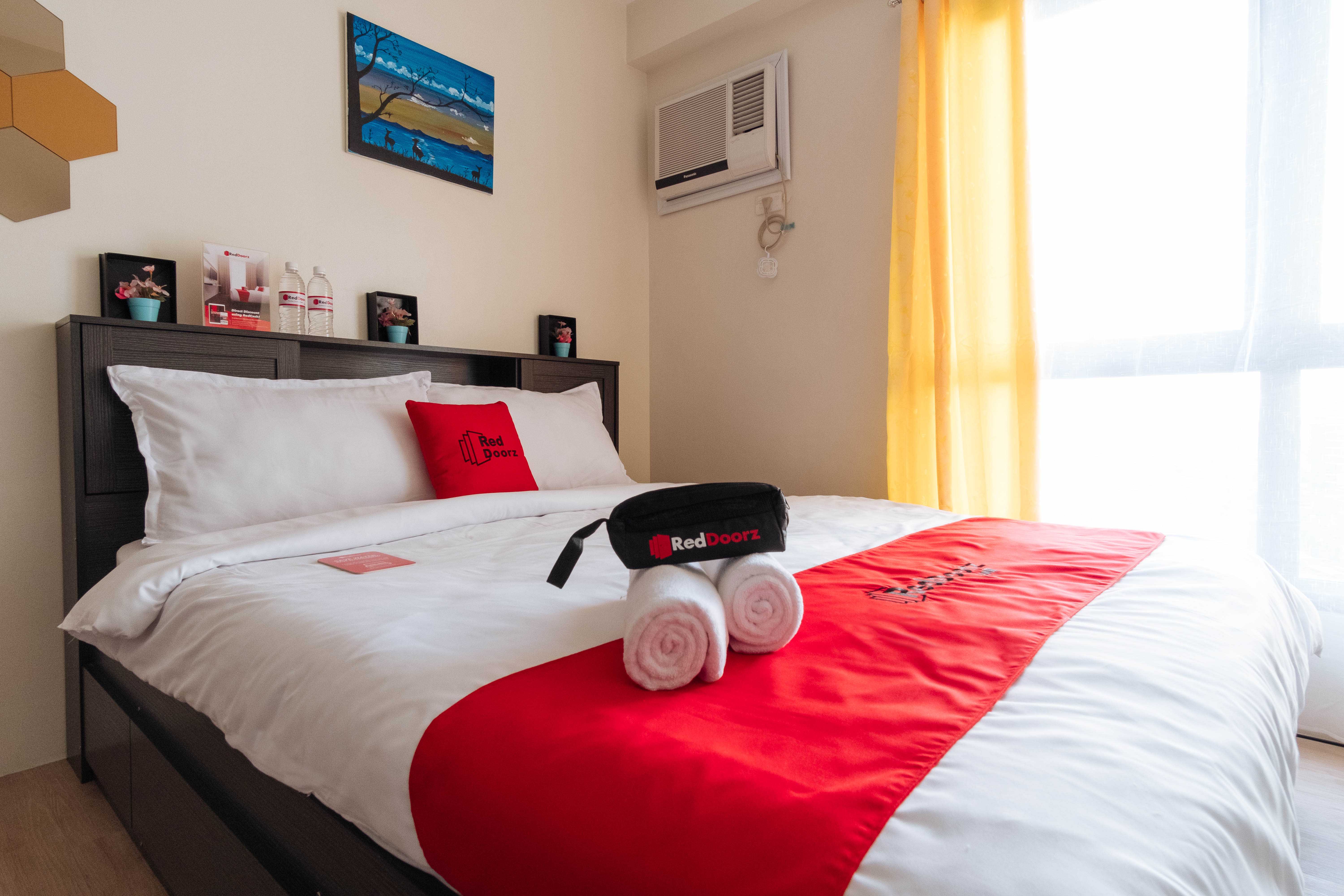 Reddoorz Premium Near MRT North Avenue Station