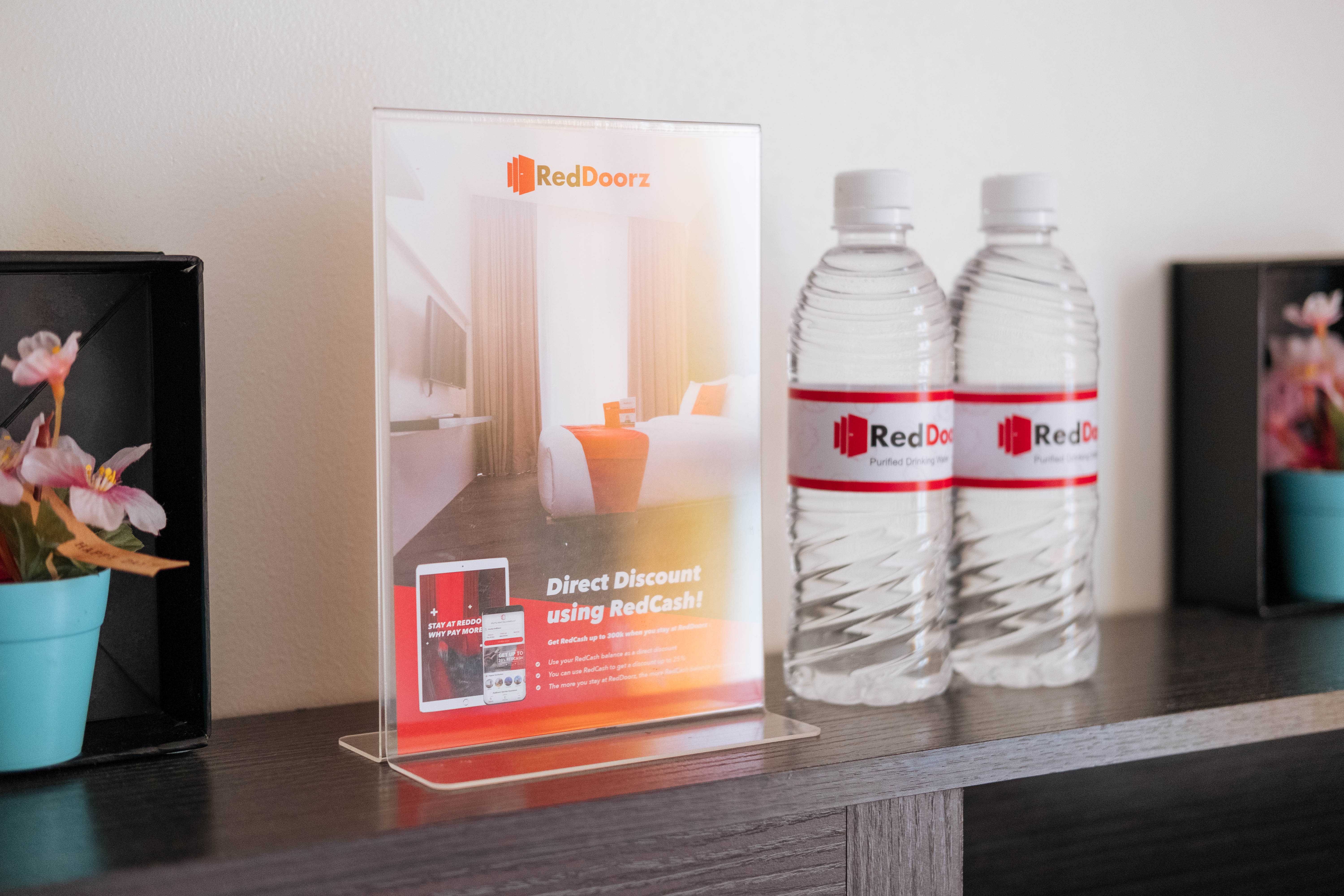 Reddoorz Premium Near MRT North Avenue Station