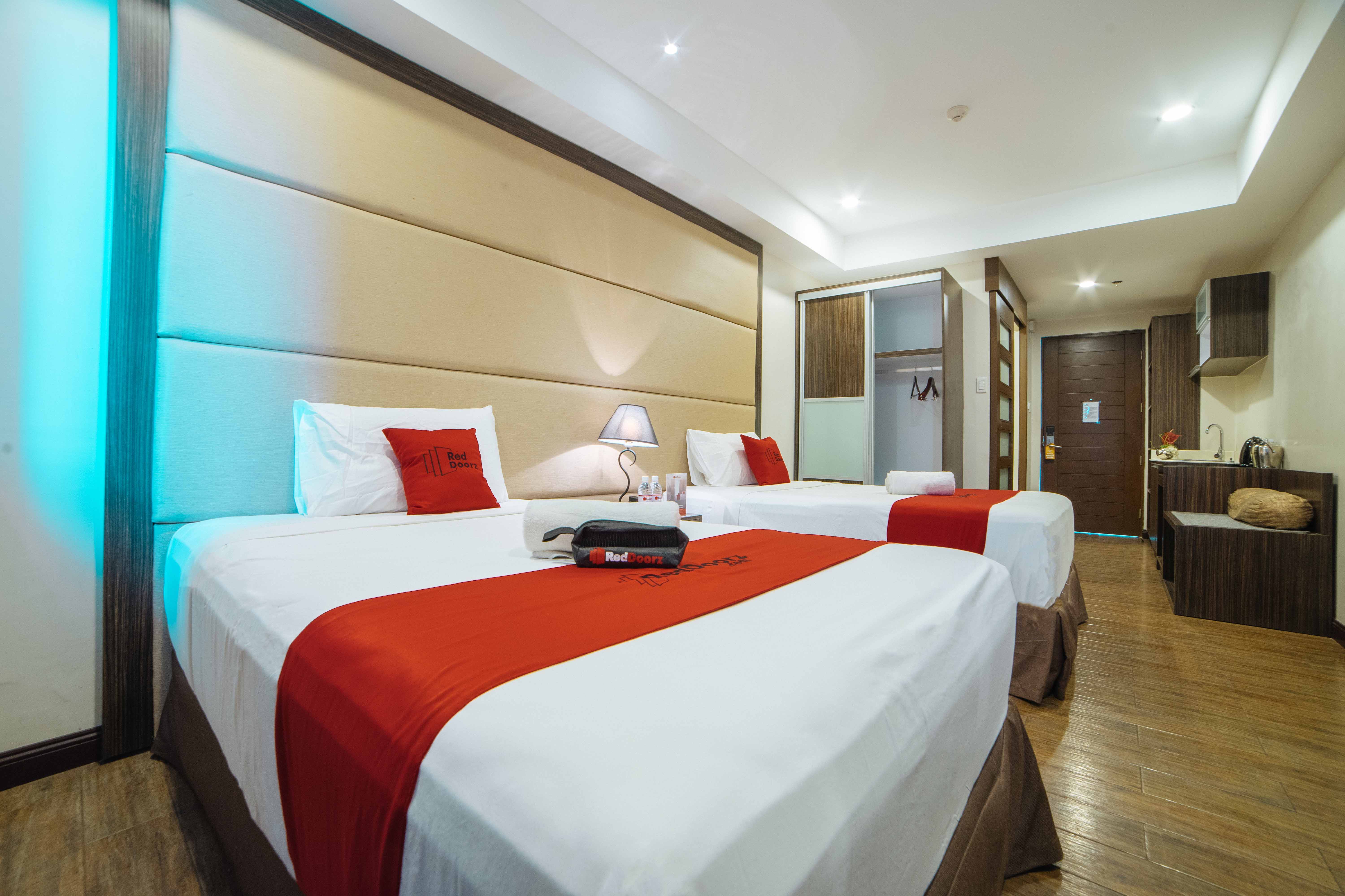 RedDoorz Premium @ West Avenue Quezon City