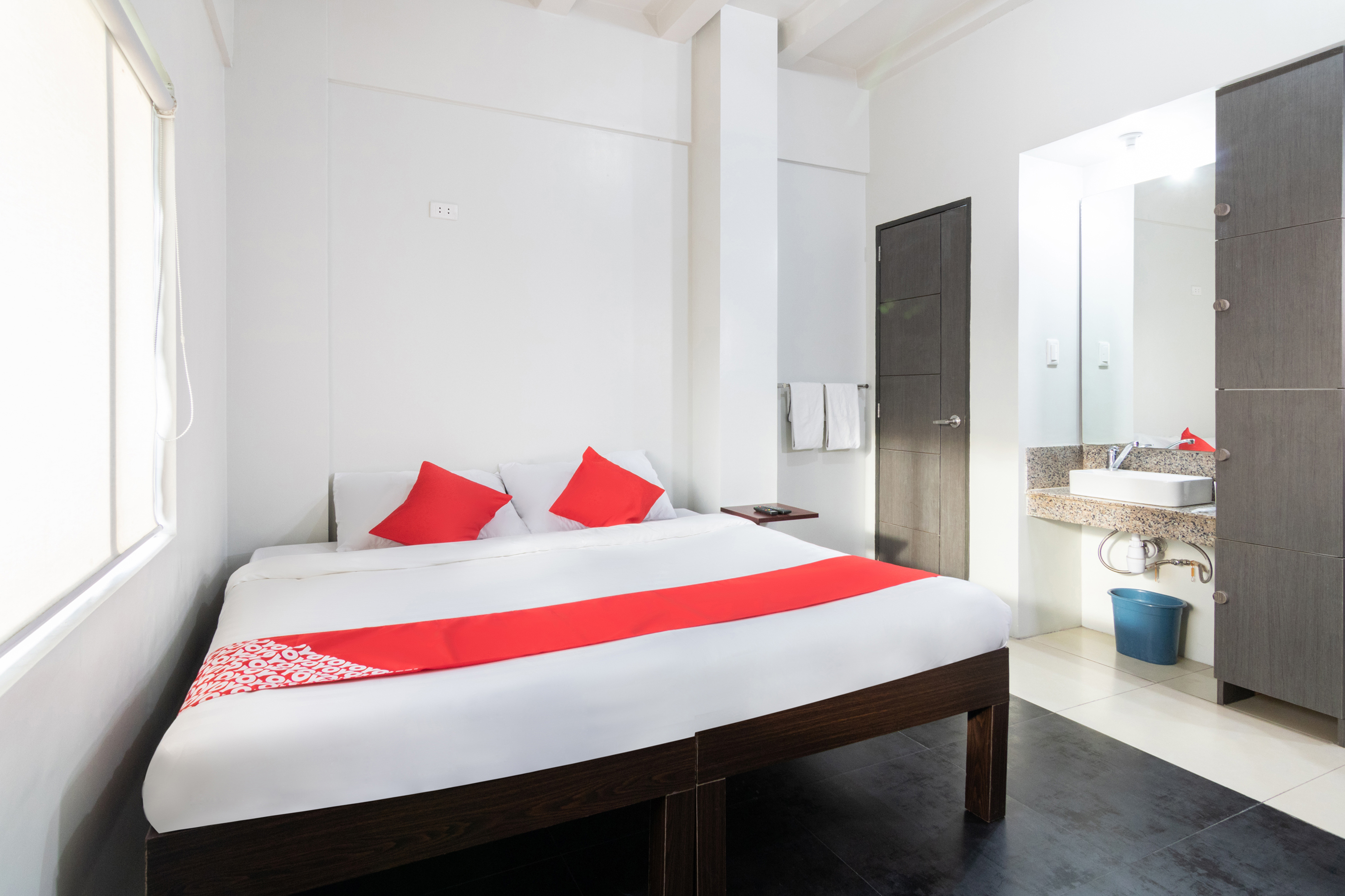 Regal Residences by OYO Rooms