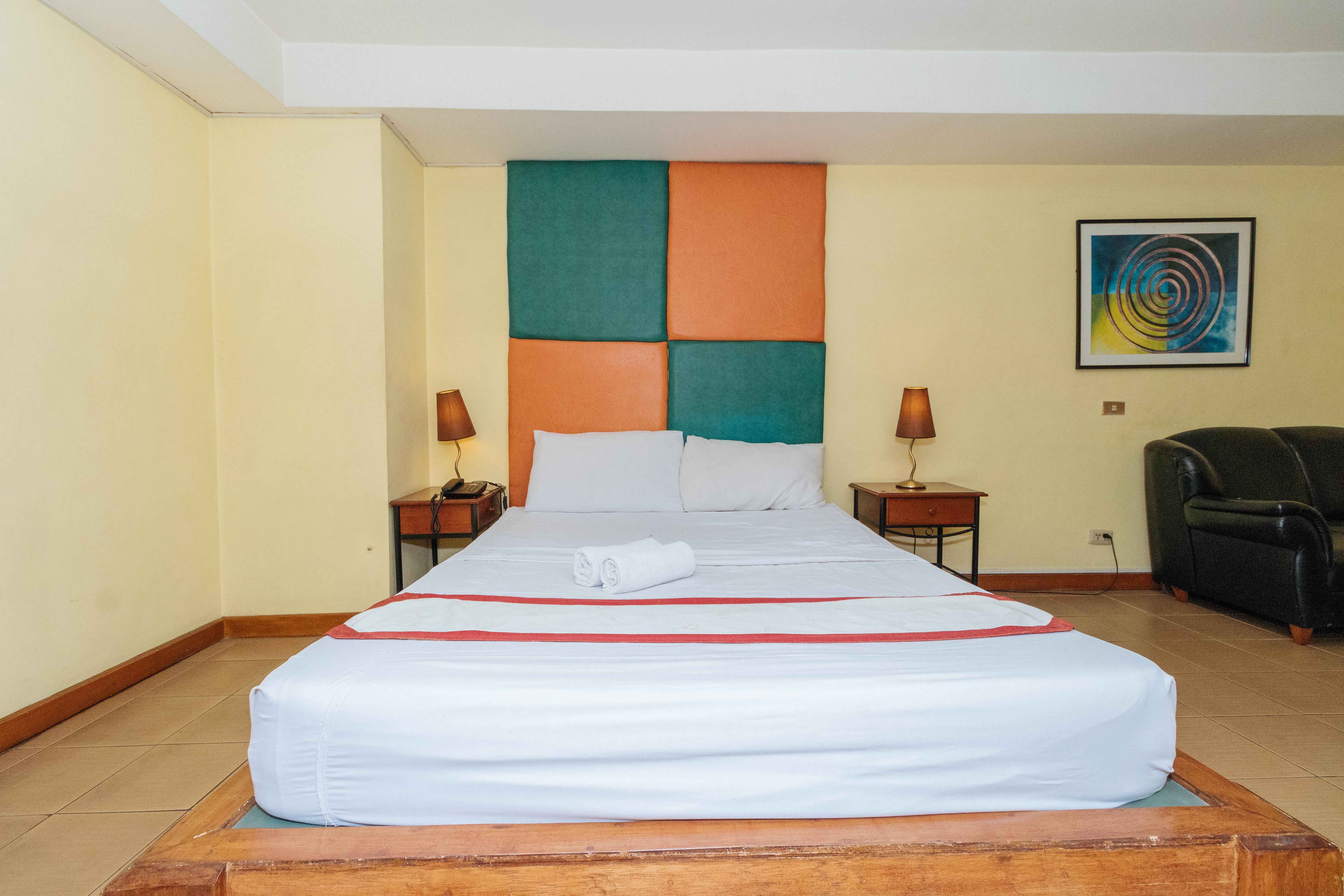 Sir William's Hotel by RedDoorz