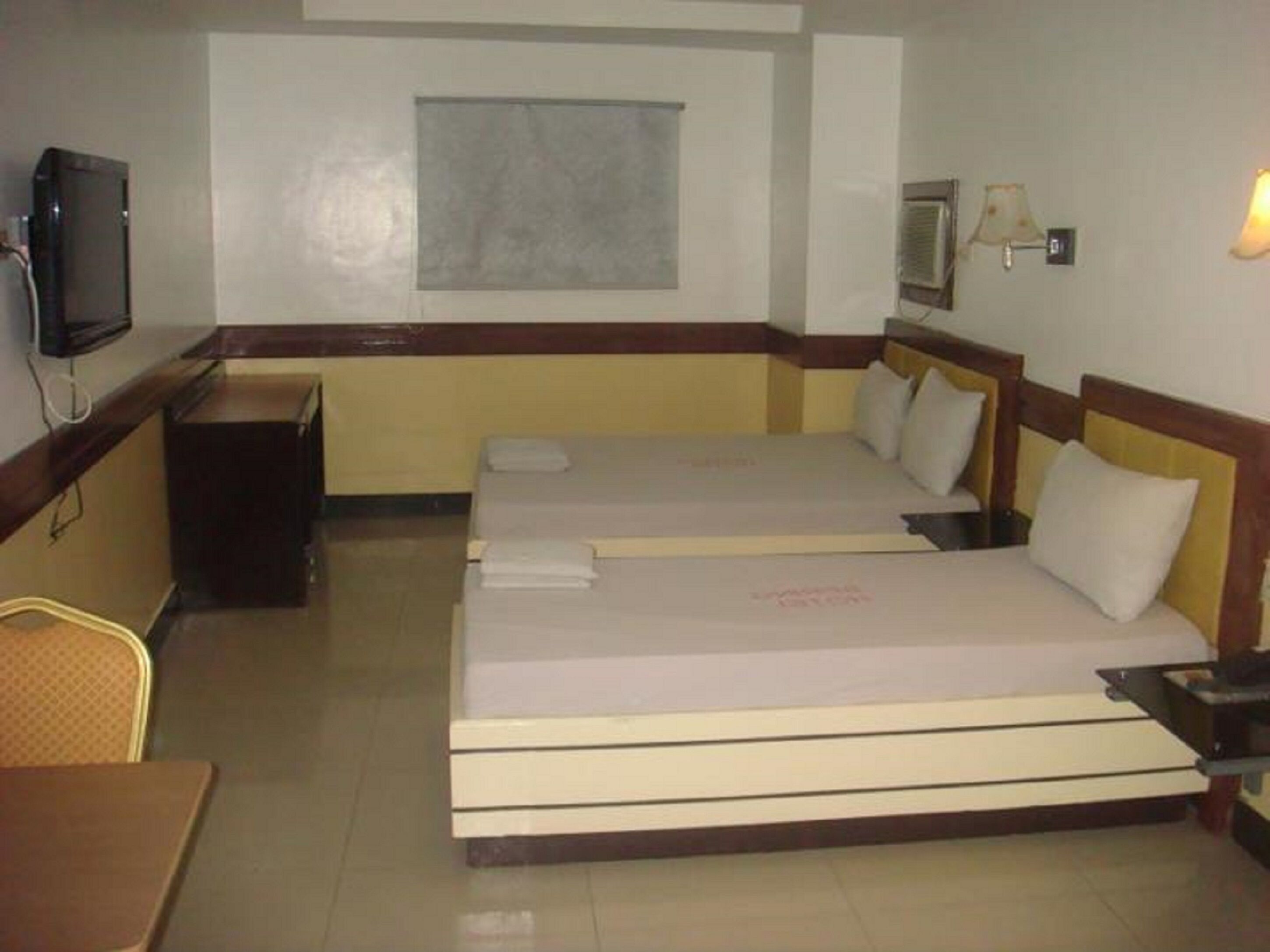 Spring Hotel by OYO Rooms