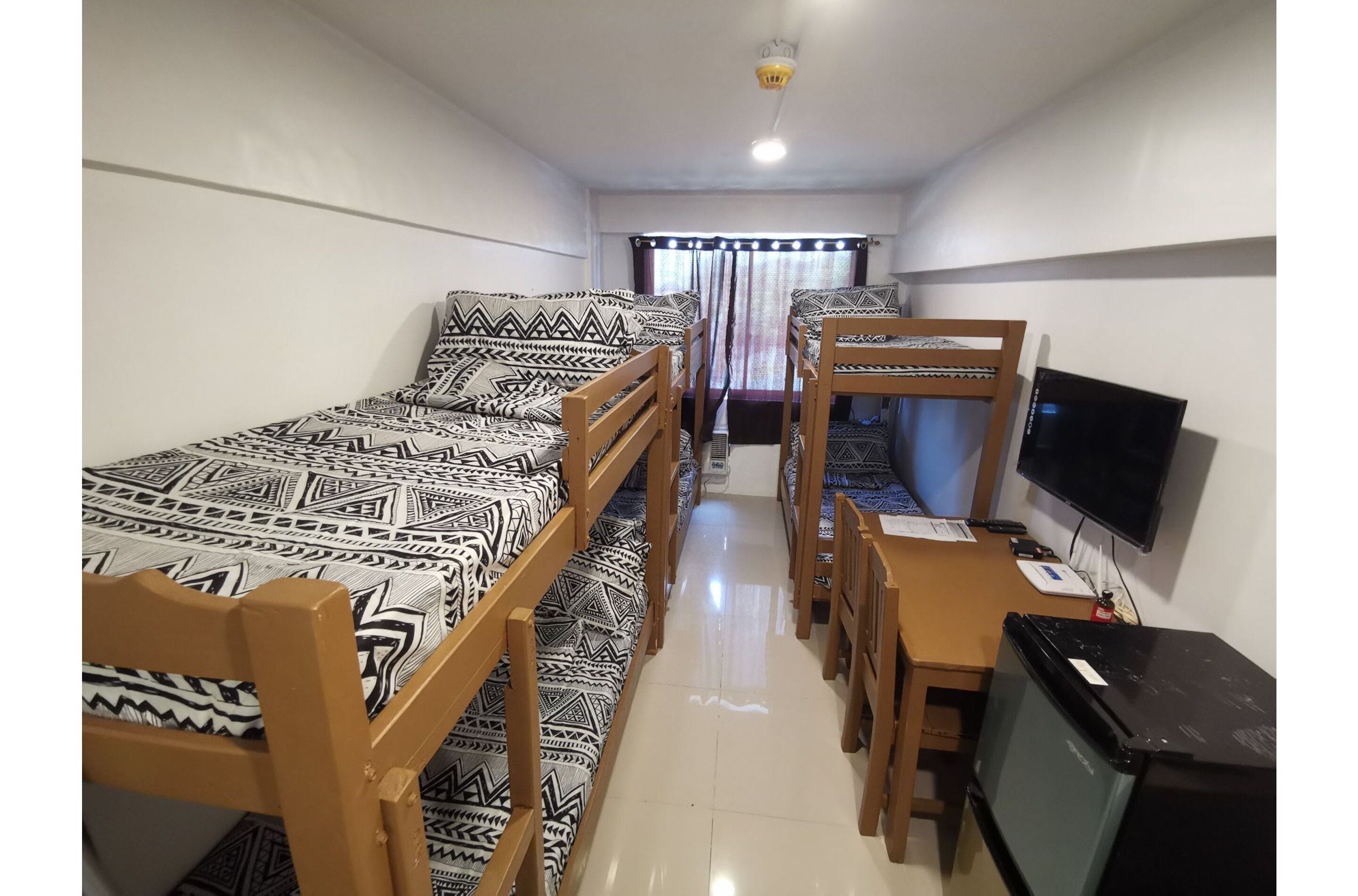 SweetSuites at Pine Crest New Manila