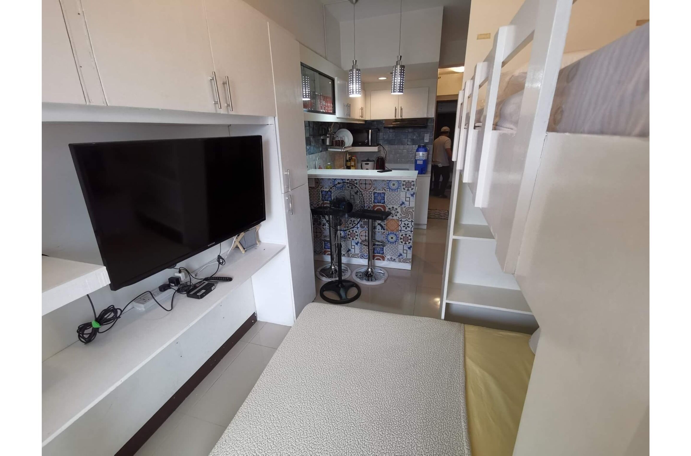 SweetSuites at Pine Crest New Manila
