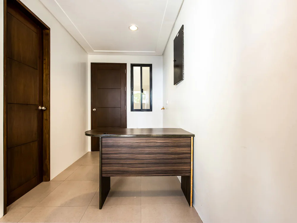 Terran Suites by OYO Rooms