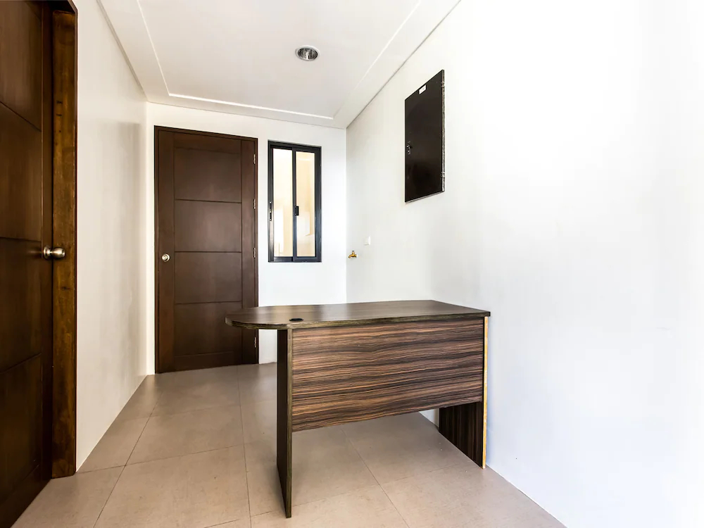 Terran Suites by OYO Rooms