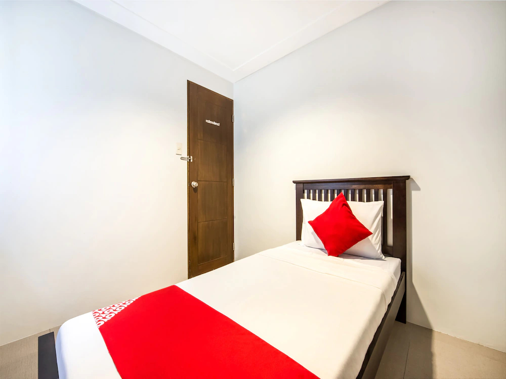 Terran Suites by OYO Rooms
