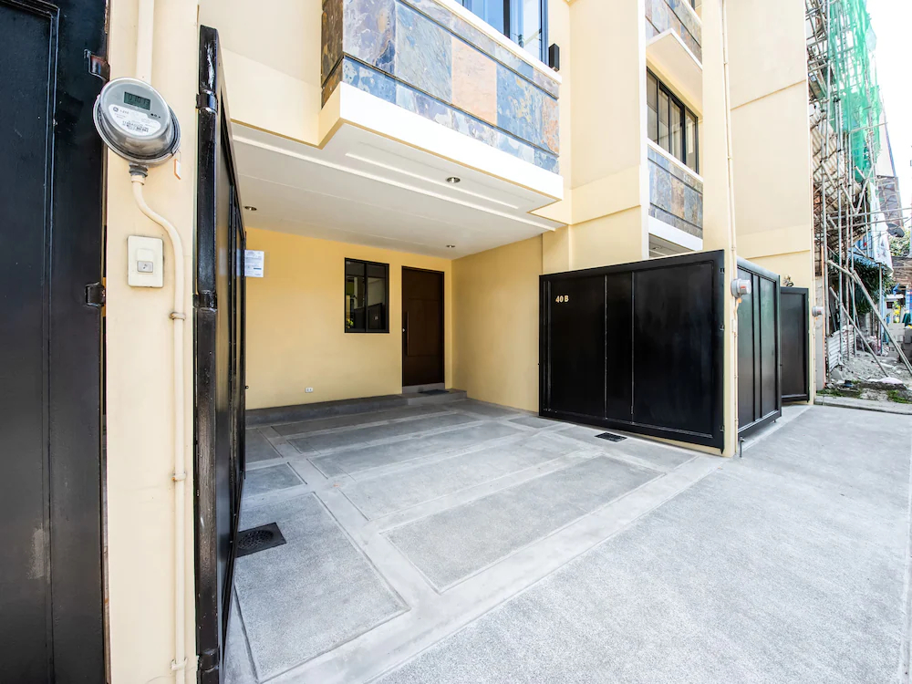 Terran Suites by OYO Rooms