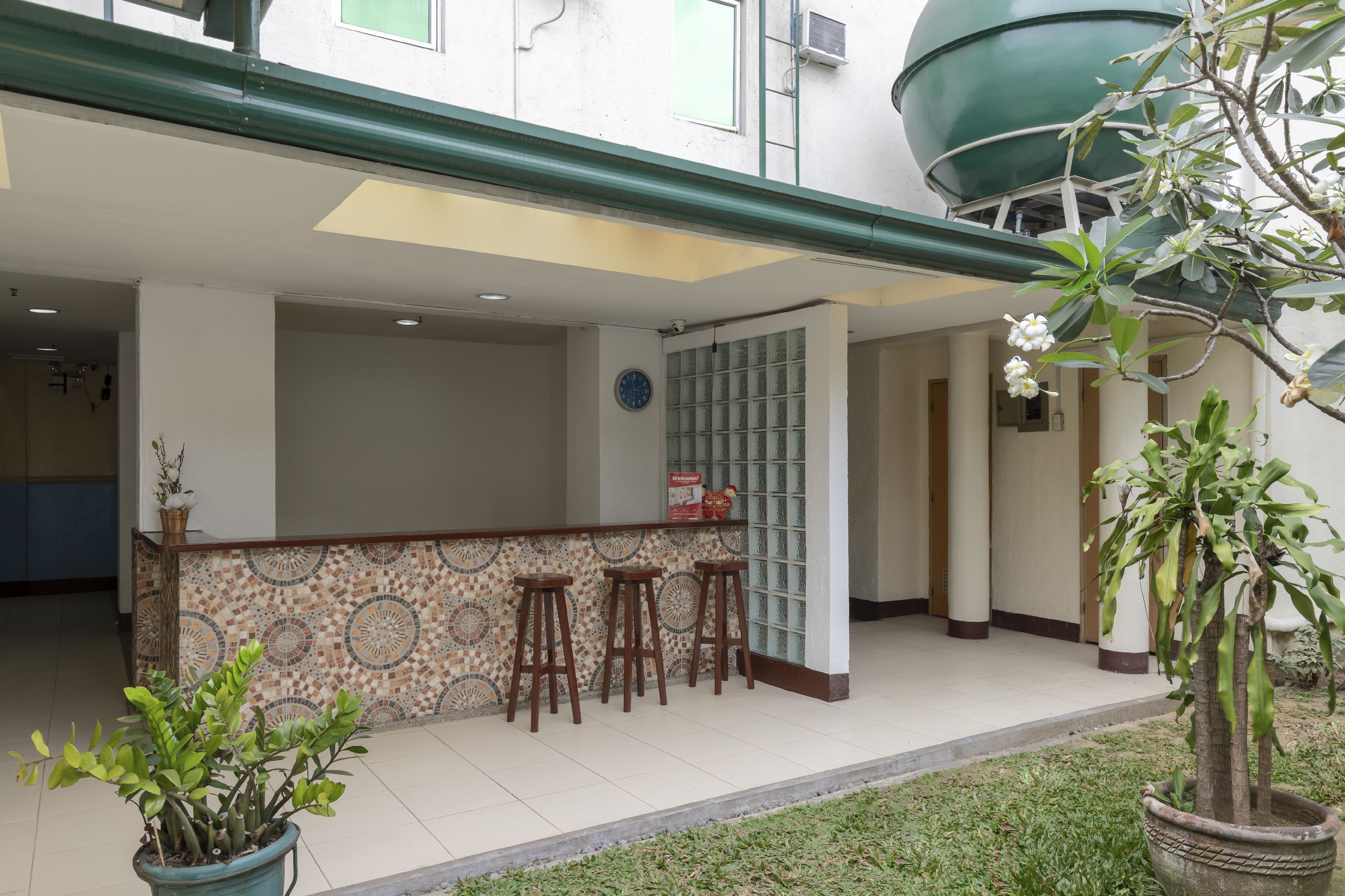 ZEN Rooms Basic 10th Ave Cubao