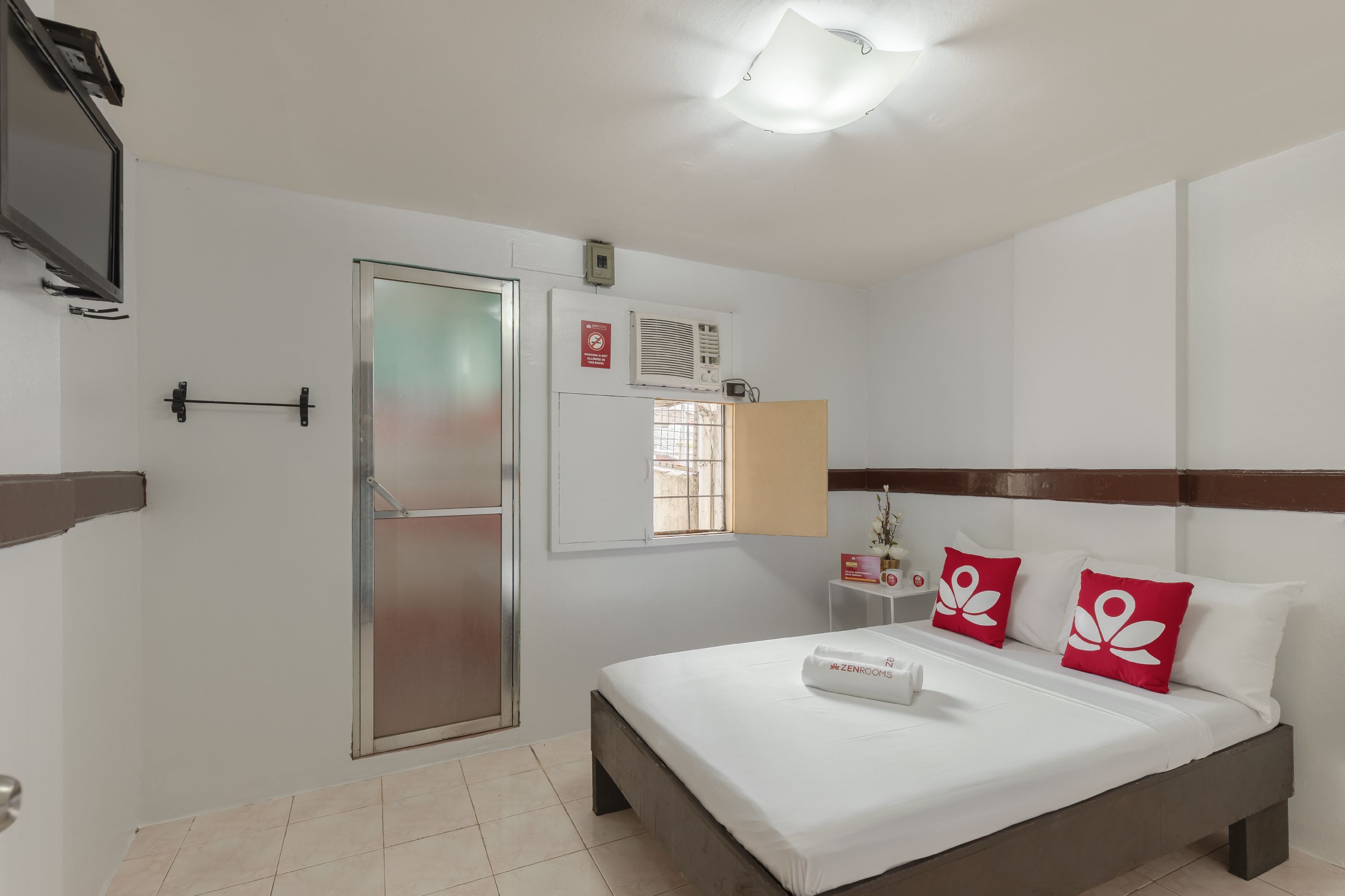 ZEN Rooms Basic 10th Ave Cubao