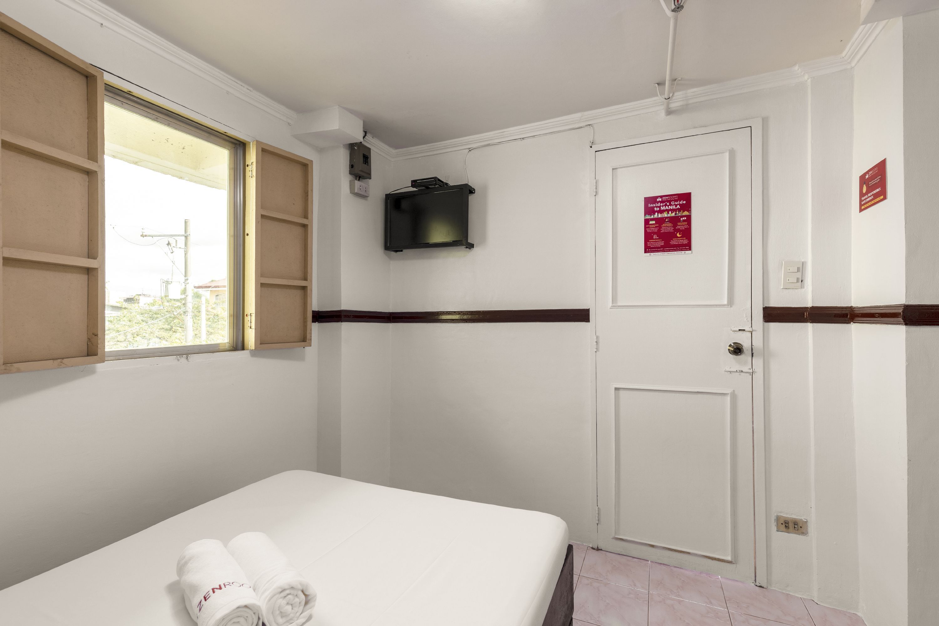 ZEN Rooms Basic 10th Ave Cubao