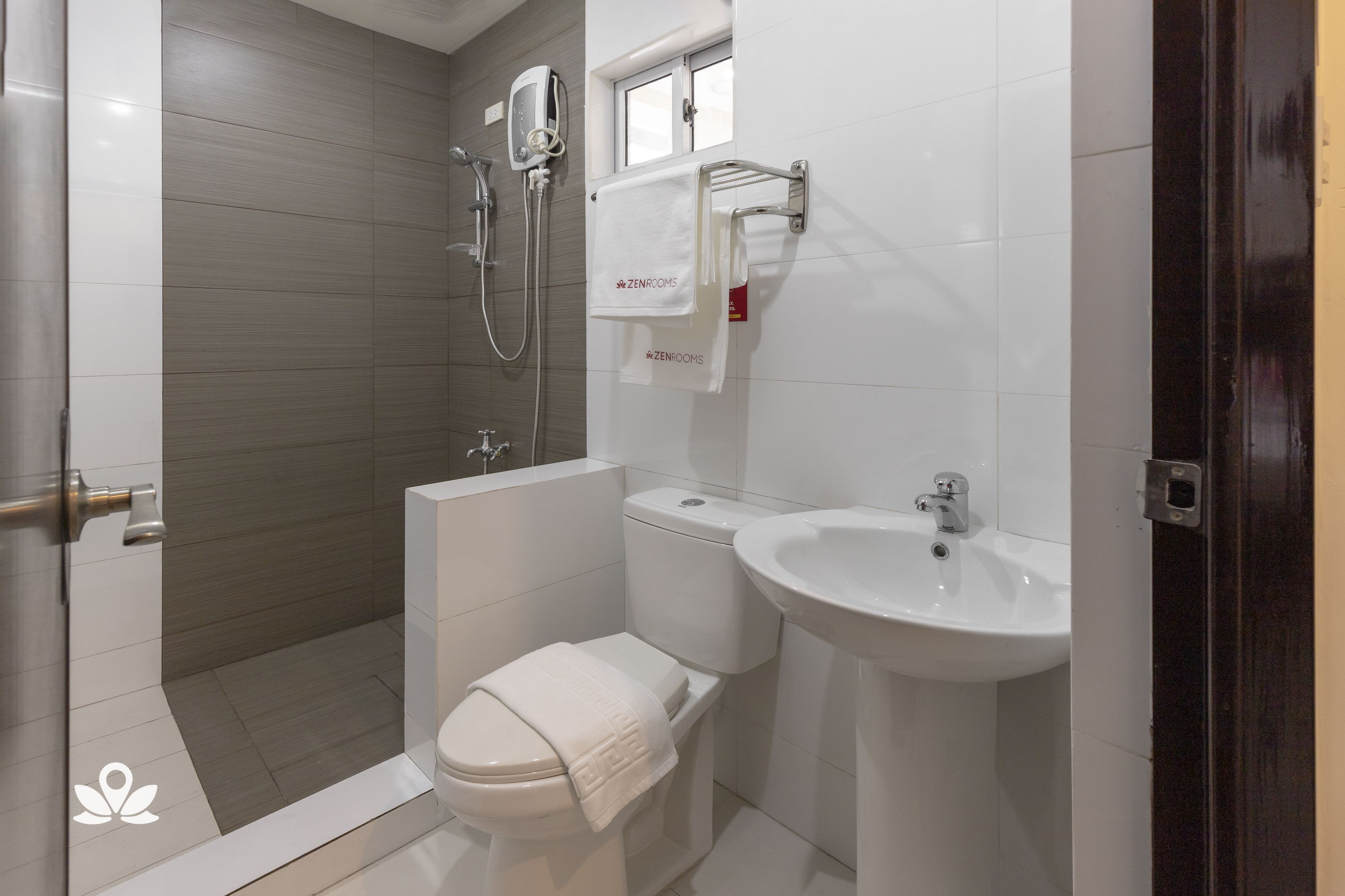 ZEN Rooms Basic 10th Ave Cubao