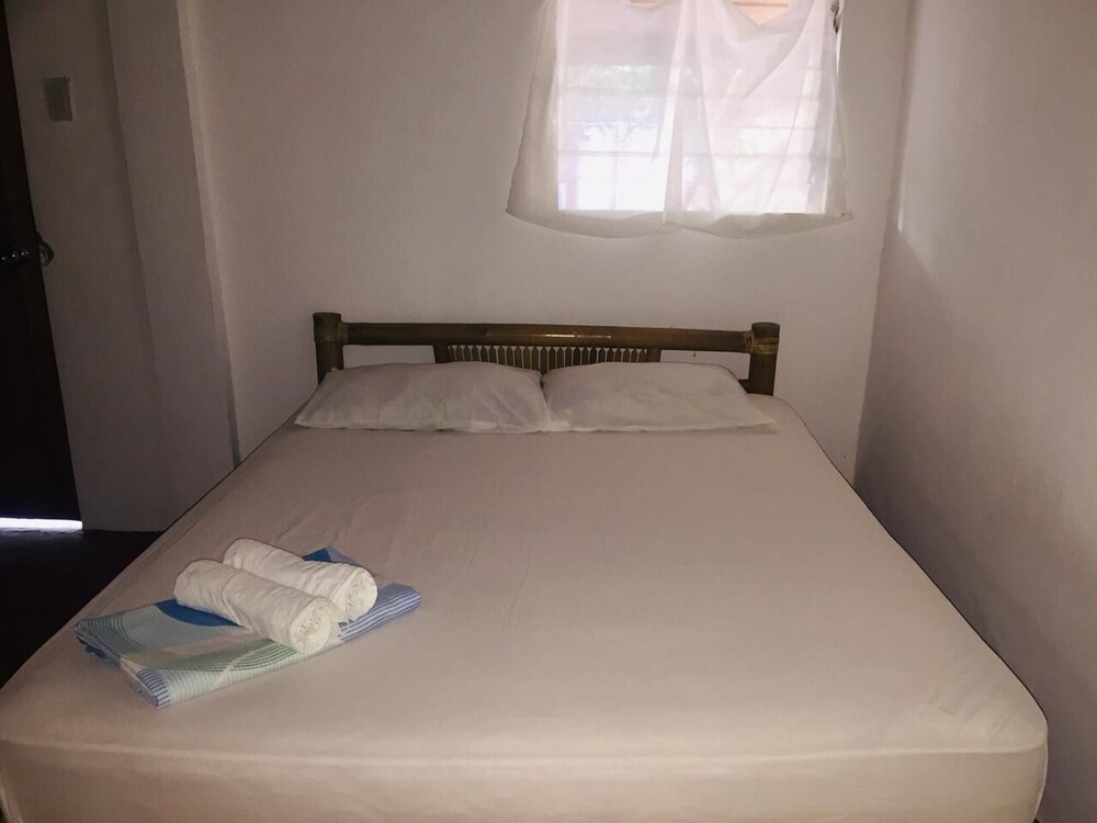 Carabao Backpackers & Guest House