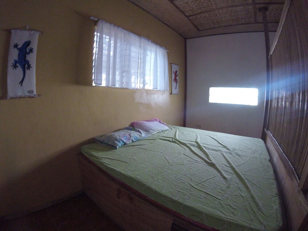 Carabao Backpackers & Guest House