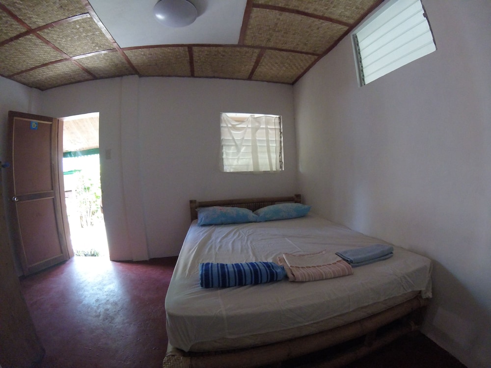Carabao Backpackers & Guest House