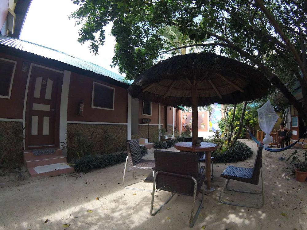 Carabao Backpackers & Guest House