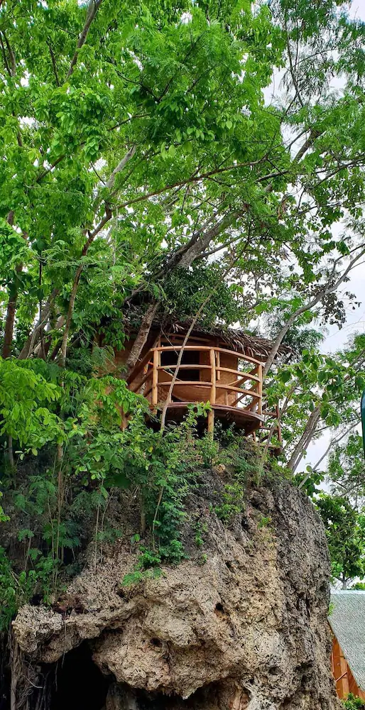 Coral Canyon Romblon