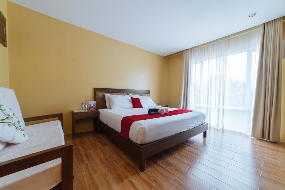 Hotel Alunsina by RedDoorz