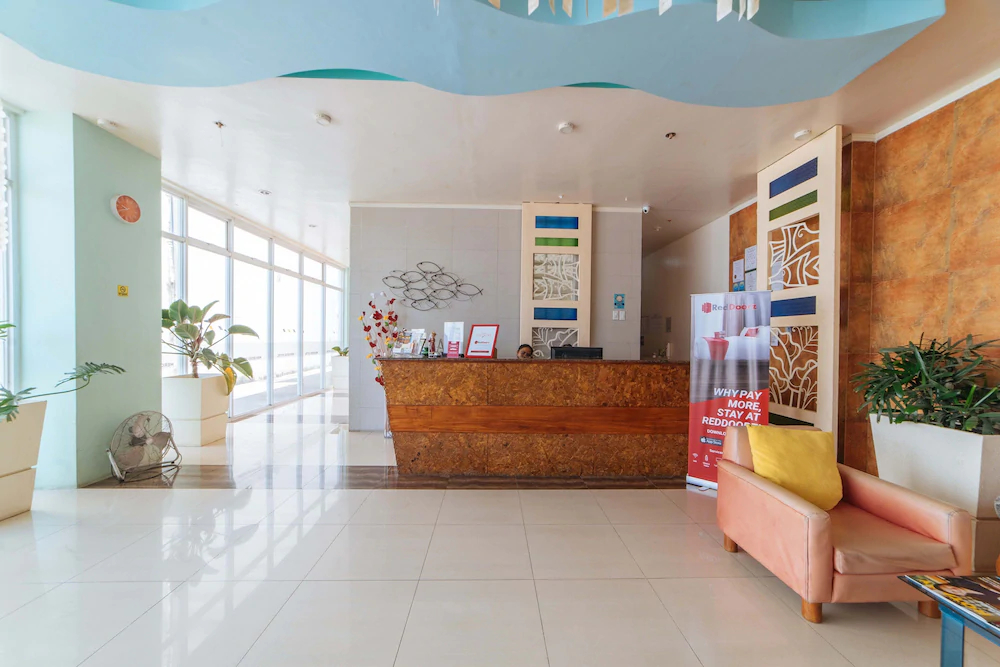 Mercedes Hotel by RedDoorz