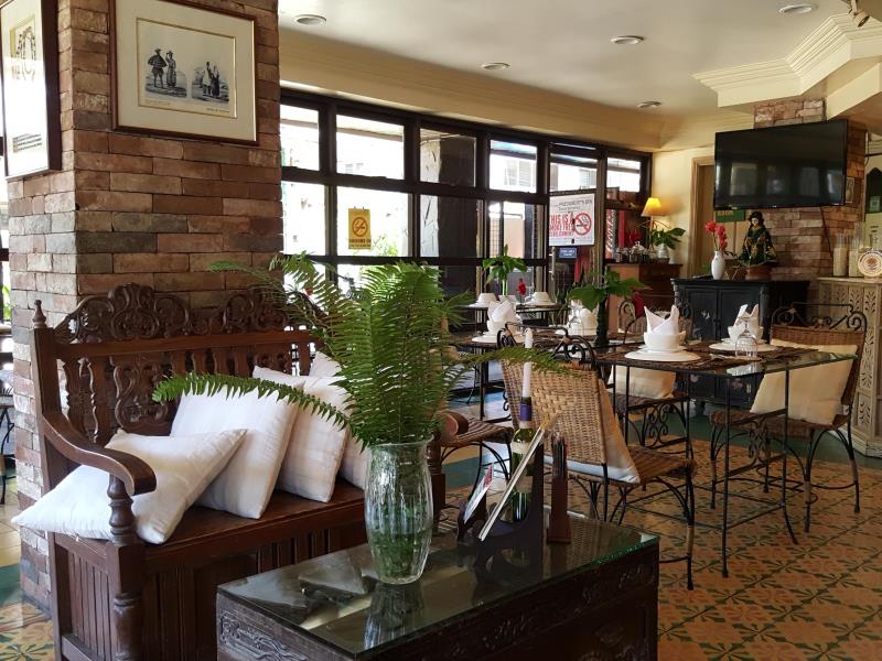 Roxas President's Inn