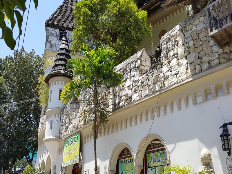 Tropicana Castle Hotel & Dive Resort