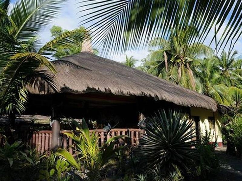 Gustav's Place Beach & Diving Resort