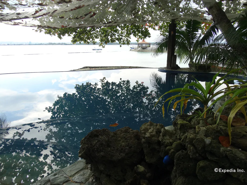 Chema's By The Sea