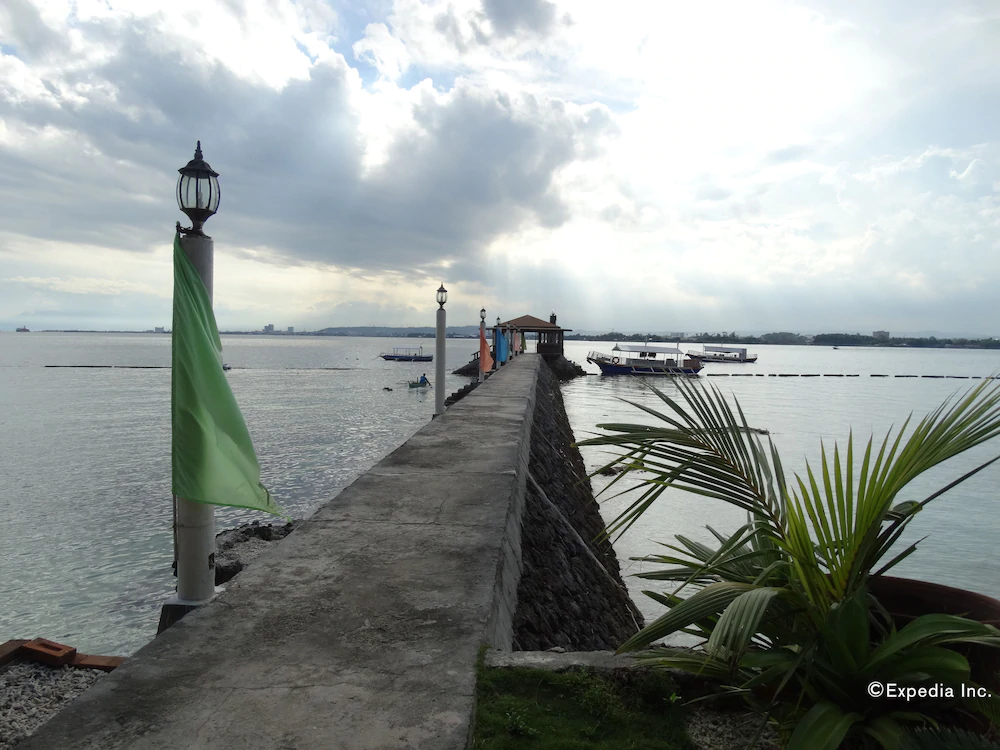 Chema's By The Sea