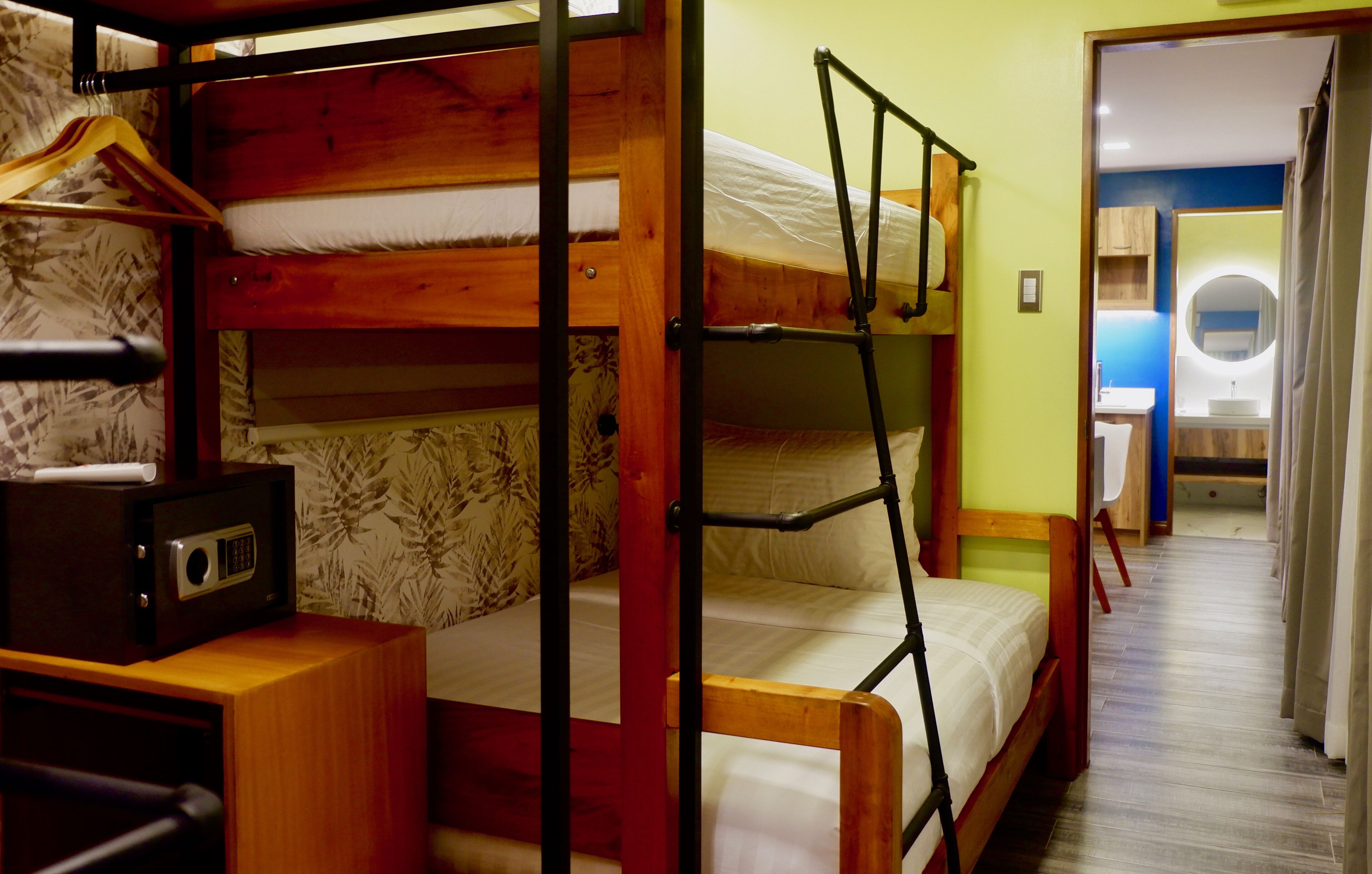 Crusoe Cabins Costa Azalea