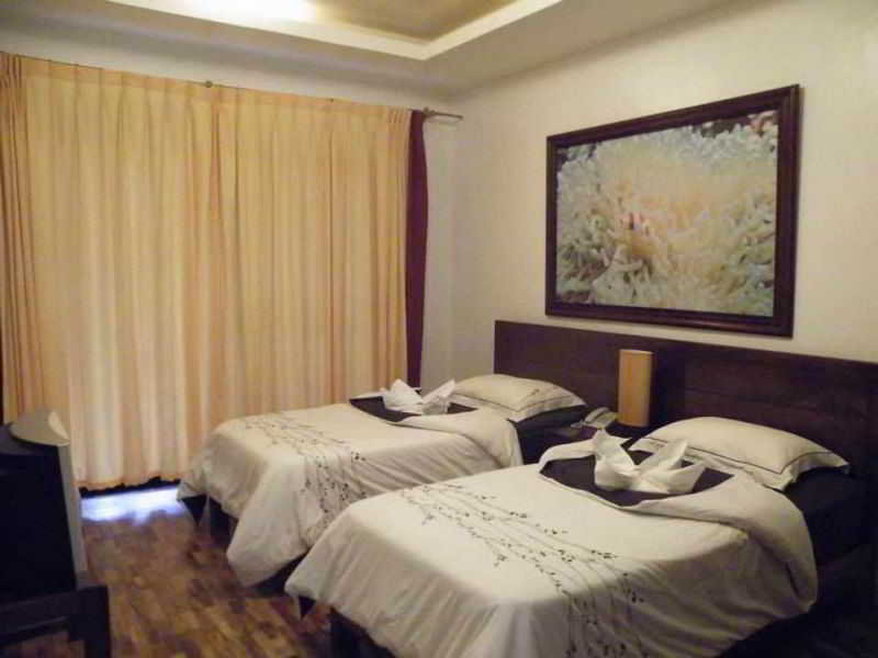 Precious Garden Hotel