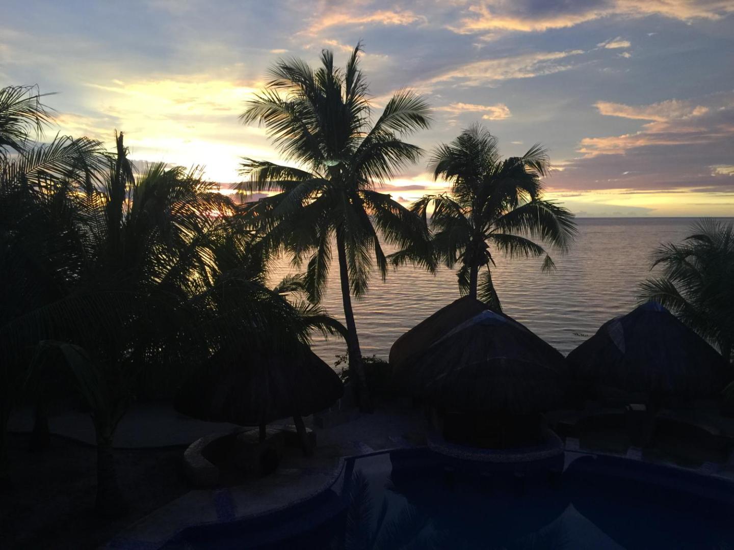 Aladin White Beach Resort