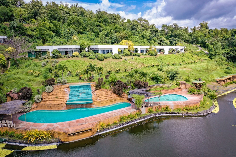 Garinfarm Pilgrimage Resort by Cocotel