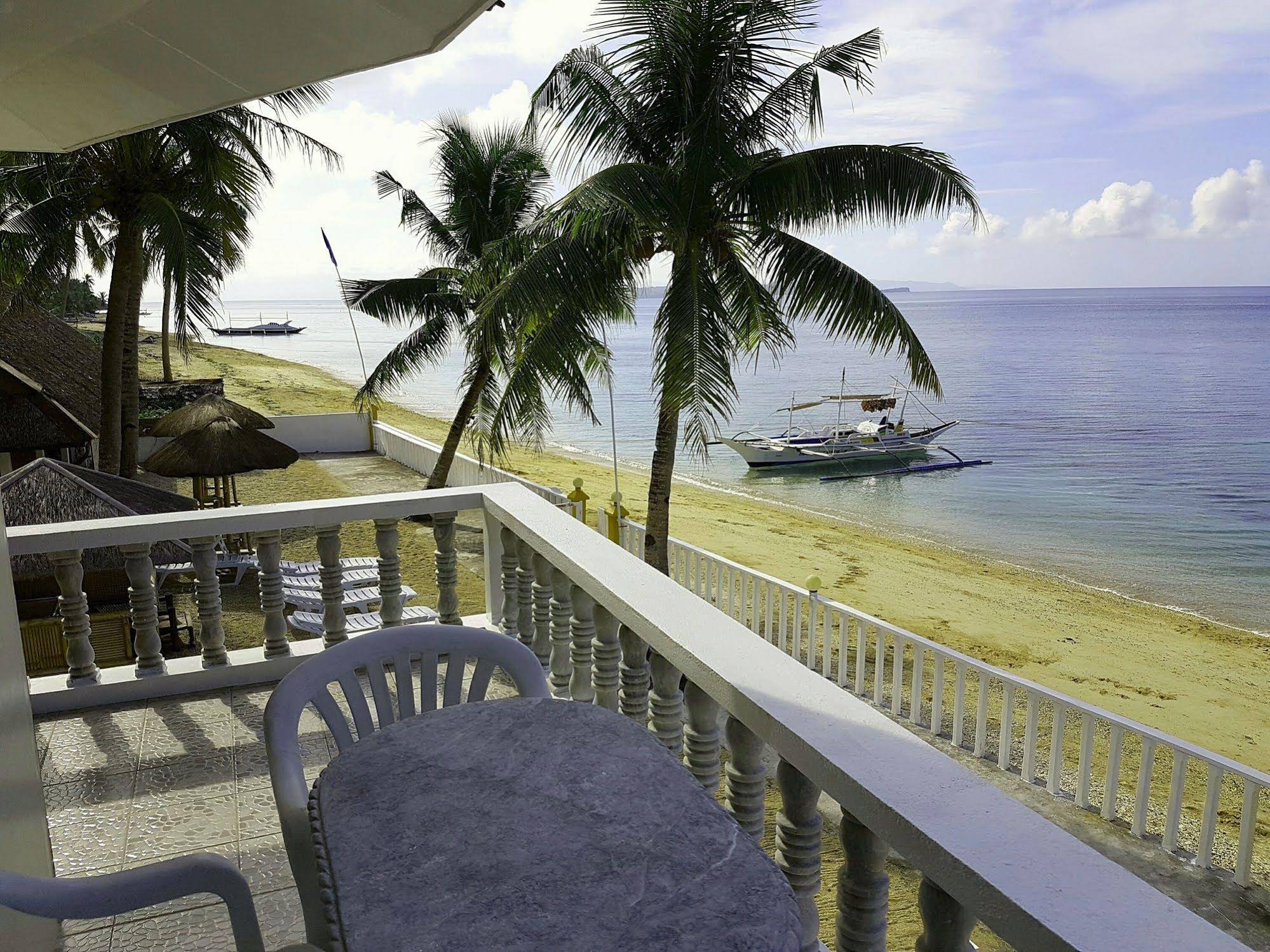 Lanas Beach Resort