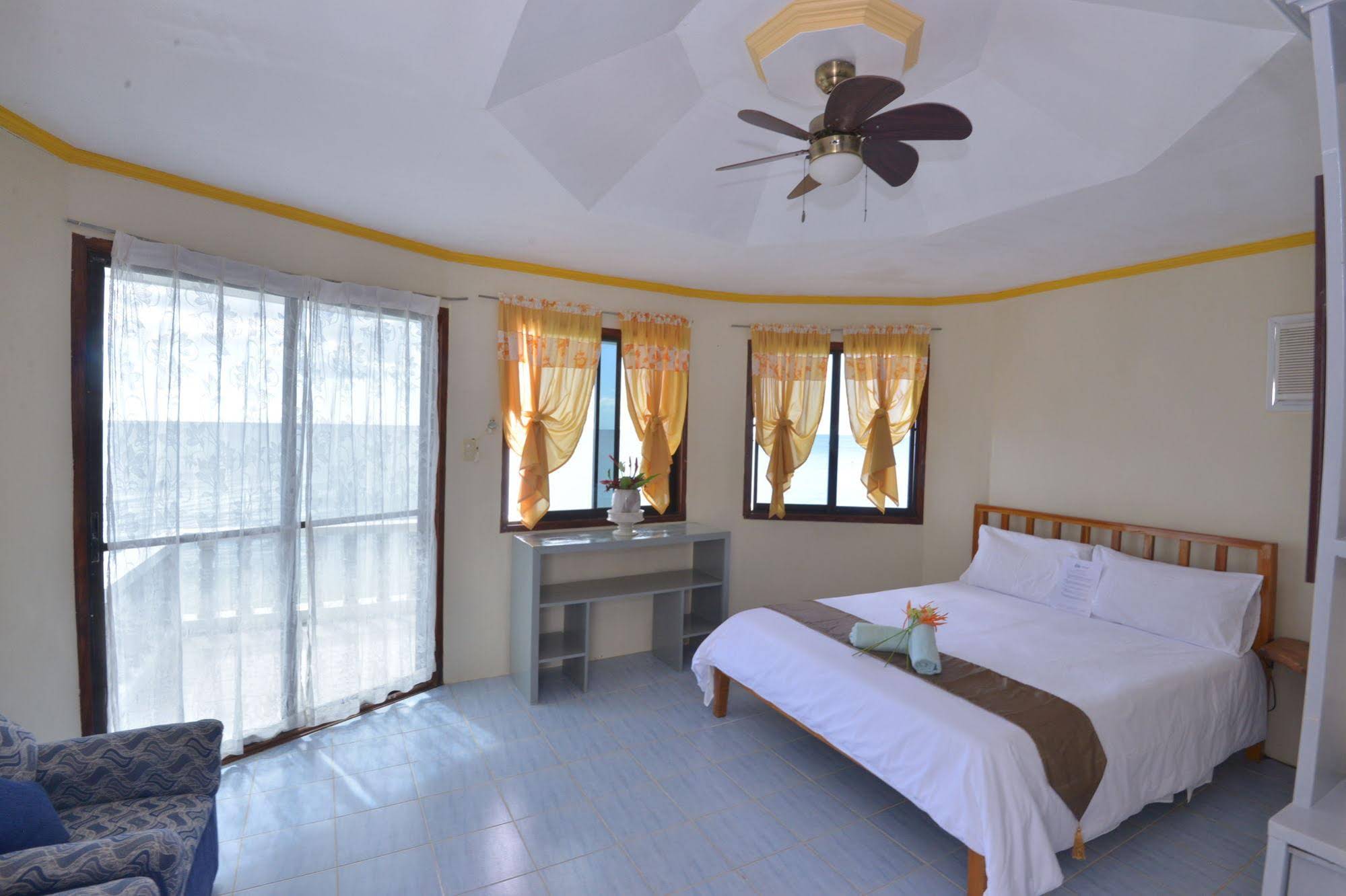 Lanas Beach Resort