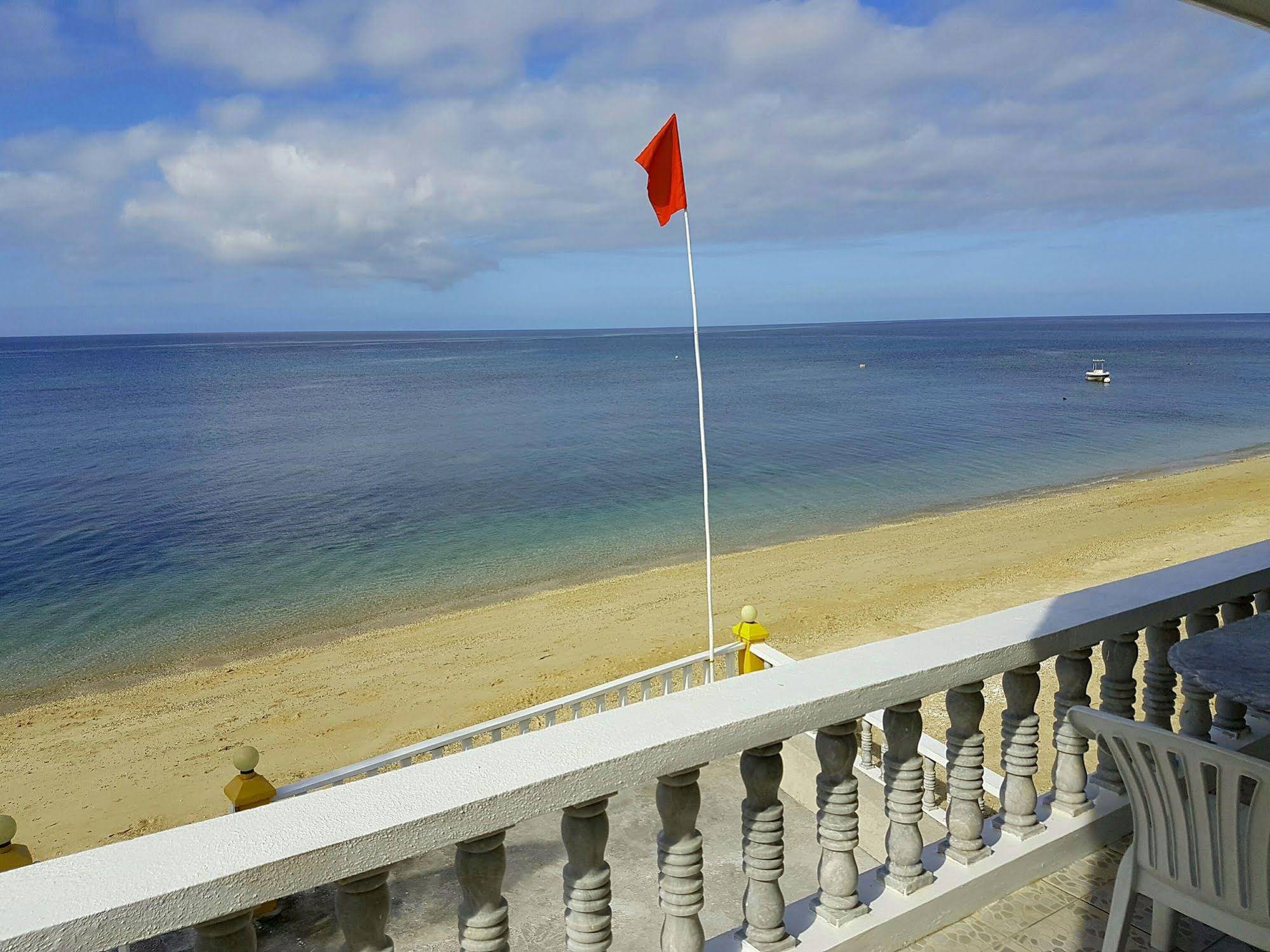 Lanas Beach Resort