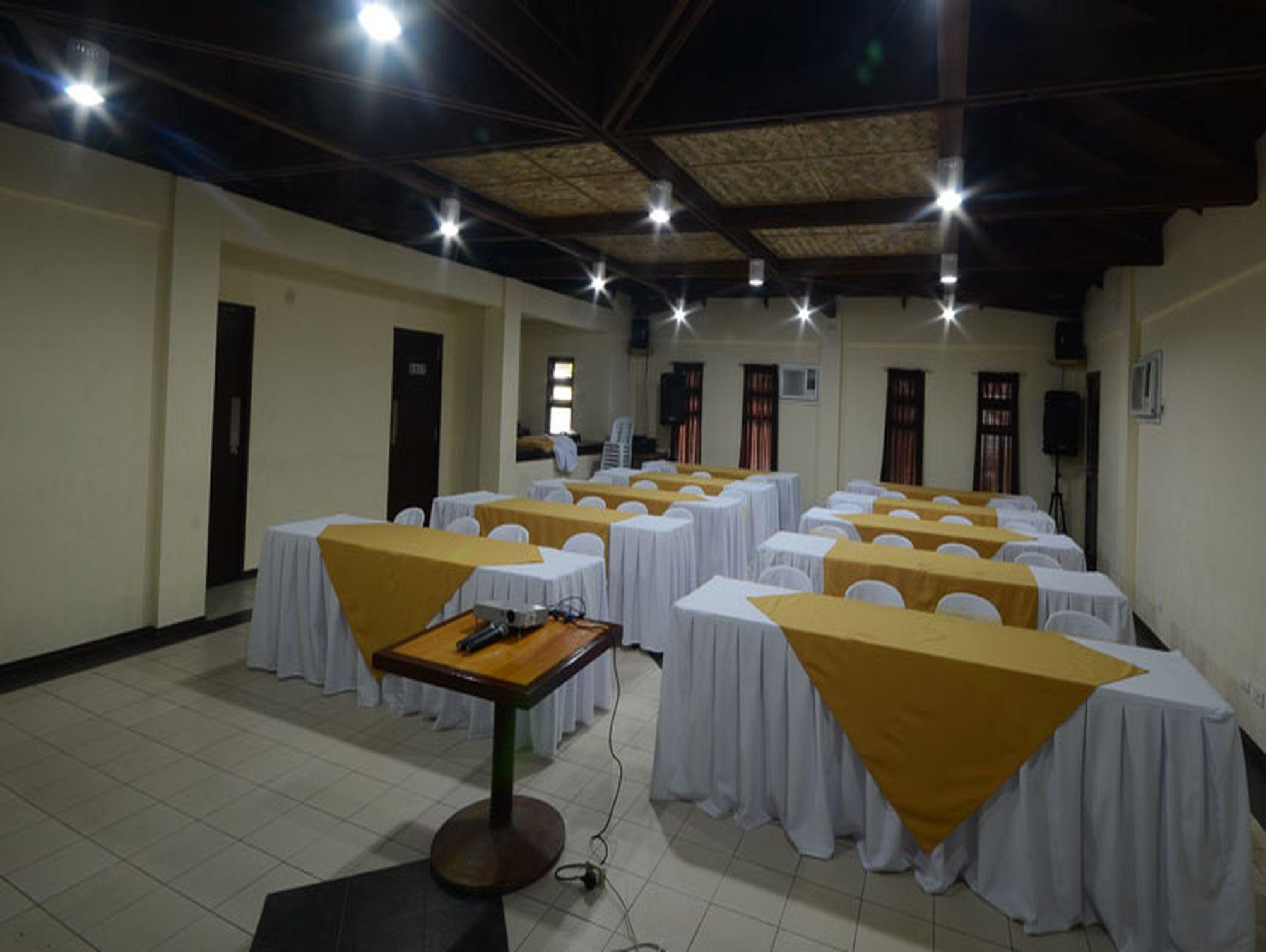 Kahuna Hotel, Cafe and Restaurant