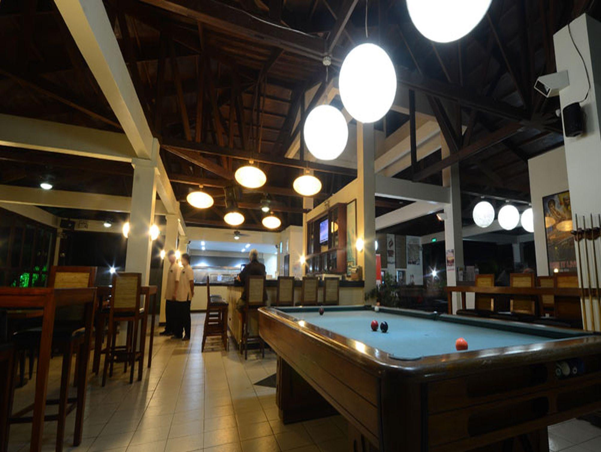 Kahuna Hotel, Cafe and Restaurant