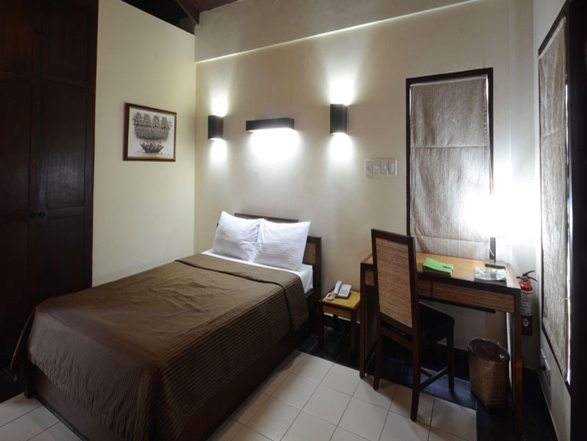 Kahuna Hotel, Cafe and Restaurant