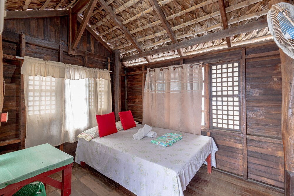 Monaliza Surf Resort