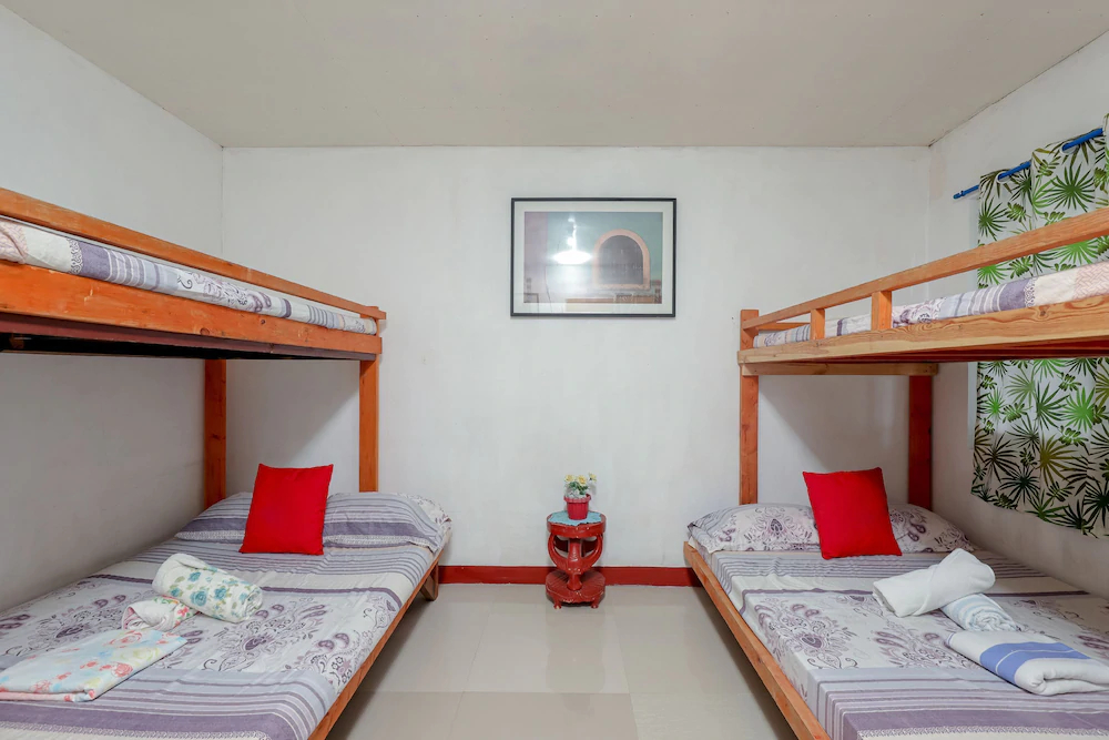 Monaliza Surf Resort