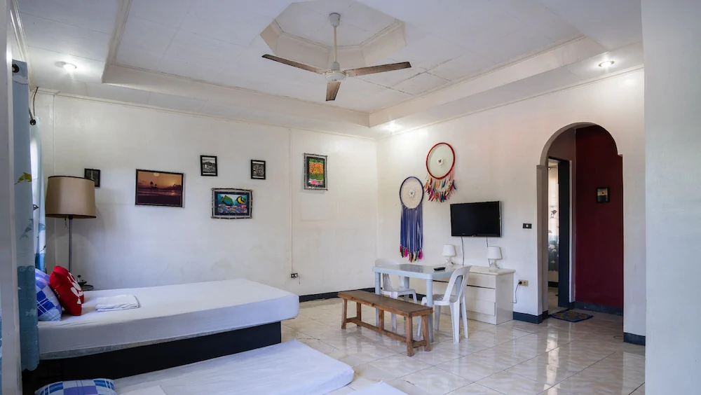 RX Hostel by ZEN Rooms