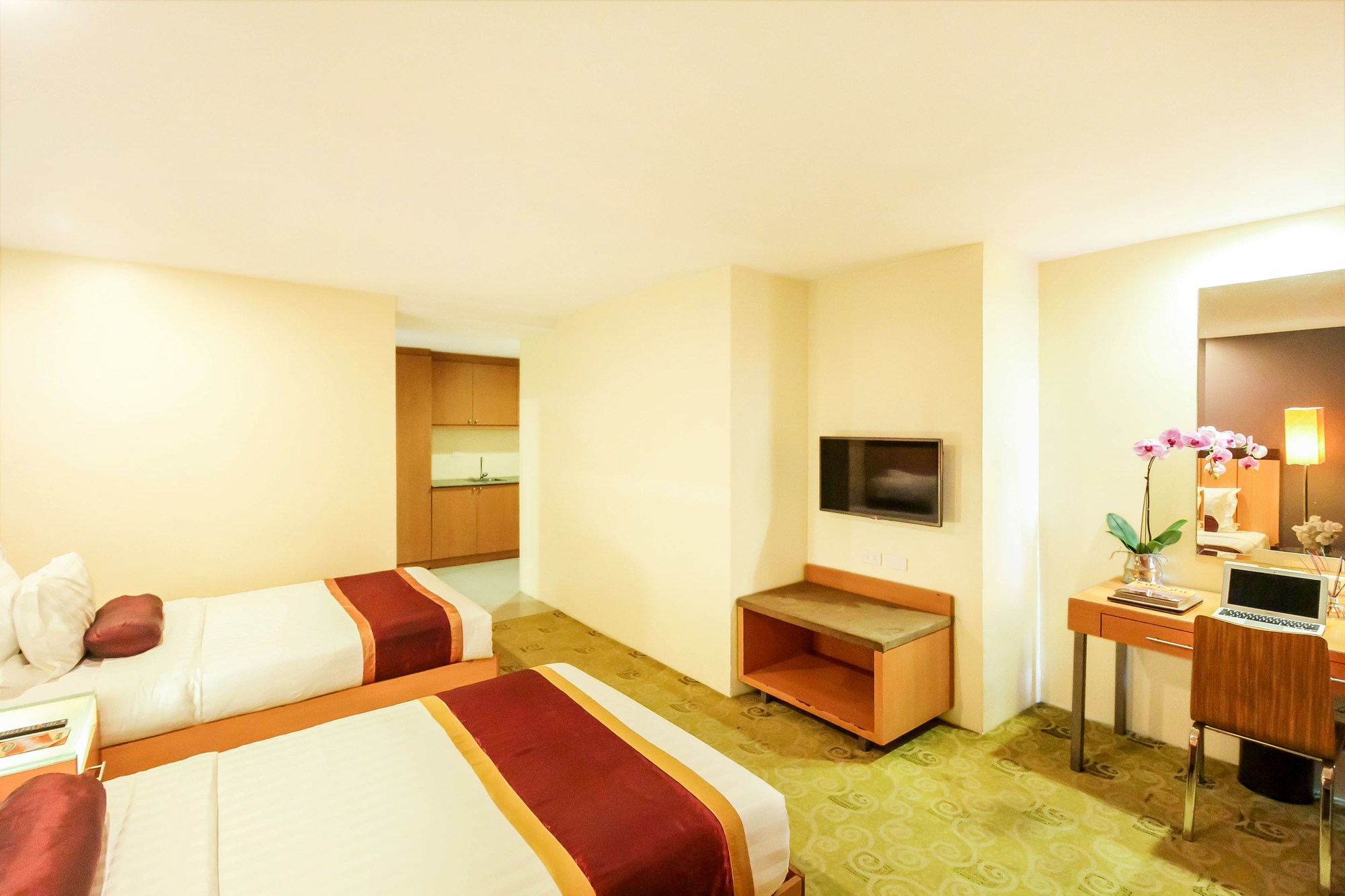Greenhills Elan Modern