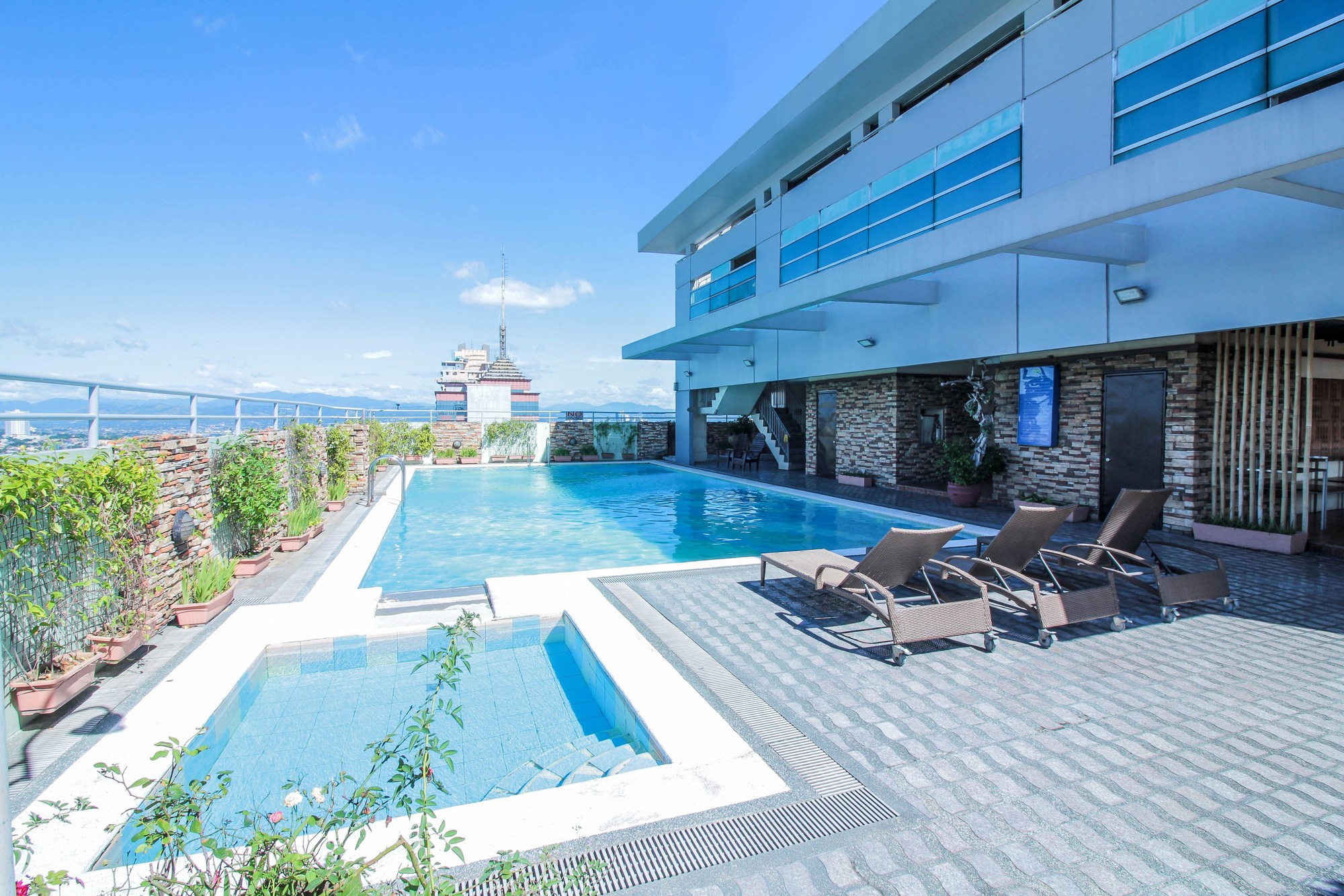 Greenhills Elan Modern